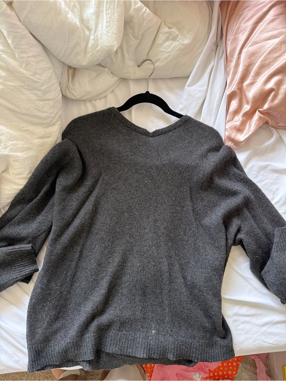 100% Cashmere V-Neck Women's Sweater